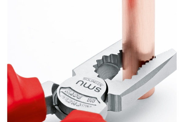 Плоскогубцы диэлектрические 180мм 1000В VDE покрытие Crom рукоятки SoftGripp 3K NWS CombiMax 109-49-