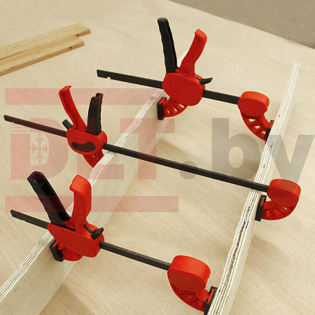 Струбцина быстрозажимная 300мм длина губок 60мм DLT 89030