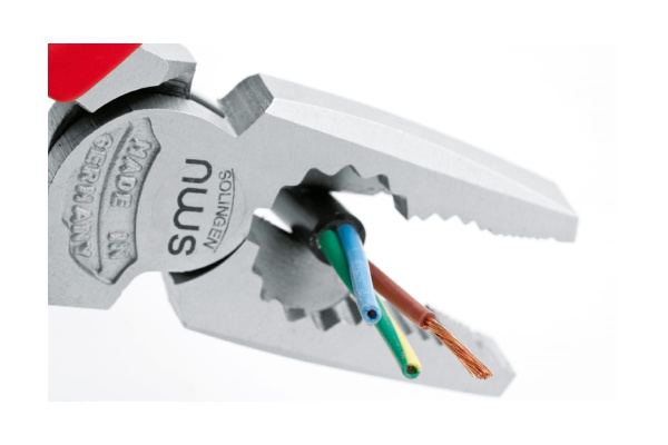 Плоскогубцы диэлектрические 205мм 1000В VDE покрытие Crom рукоятки SoftGripp 3K NWS CombiMax 109-49-